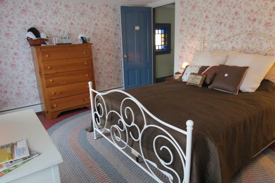 Timber Post Bed & Breakfast Нашуа Екстериор снимка