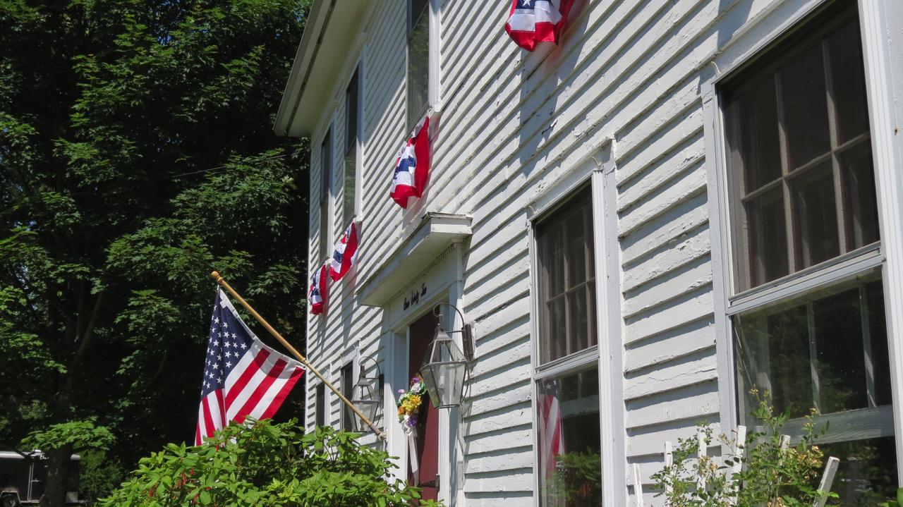 Timber Post Bed & Breakfast Нашуа Екстериор снимка