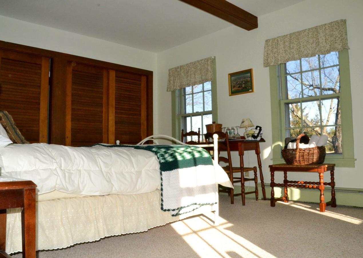 Timber Post Bed & Breakfast Нашуа Екстериор снимка
